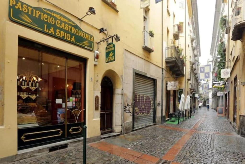 Elegante Appartamento Nel Cuore Di Torino Exteriör bild